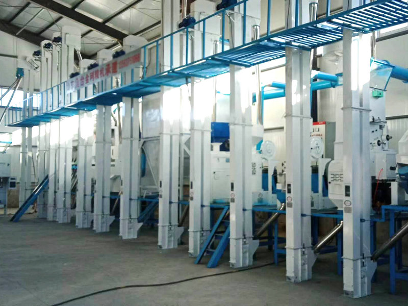 內蒙赤峰30噸小米成套加工設備安裝完畢