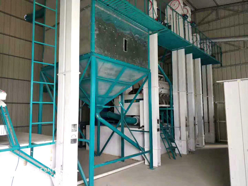 內(nèi)蒙古鄂爾多斯60噸大米成套加工設備