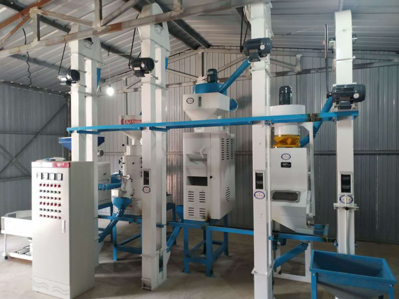 NZJ10型小米成套加工設備安裝調試完畢。河北人張家口蔚縣宋家莊鄉(xiāng)宋家莊村