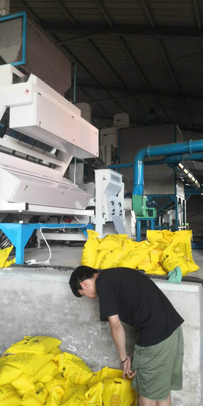 內(nèi)蒙赤峰敖漢旗羊場(chǎng)NZJ30B大米成套加工設(shè)備安裝調(diào)試完畢